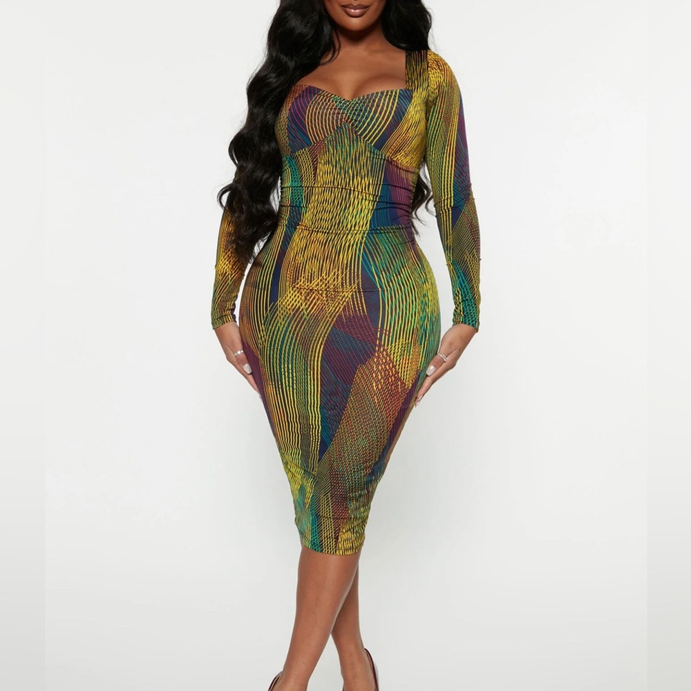 New Fashion Nova “Strike A Convo MIDI Dress”